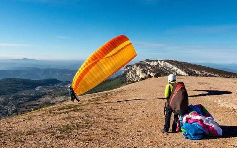 How to Choose Your First Paraglider